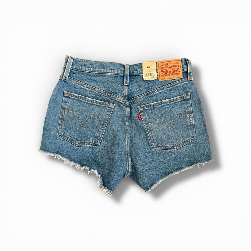 Levi’s 501 High Rise Women’s Shorts Size 28 Medium Wash Cut Off Blue Denim NWT - Picture 2 of 15